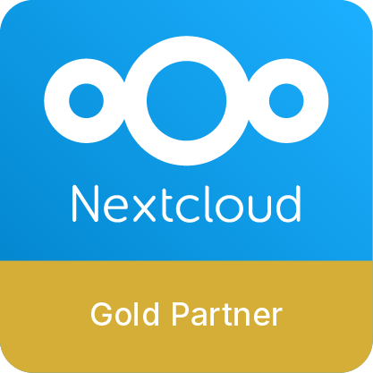 Nextcloud-Partner-Logo. Nextcloud auf blauem Grund, darunter in einem goldenen Streifen steht "Gold Partner"